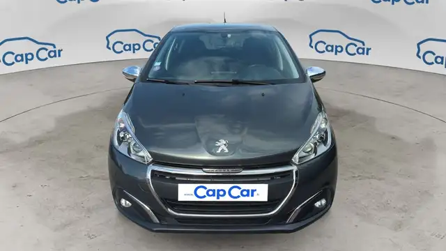 Peugeot 208 view 5