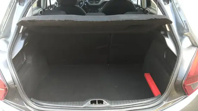 Peugeot 208 view 14