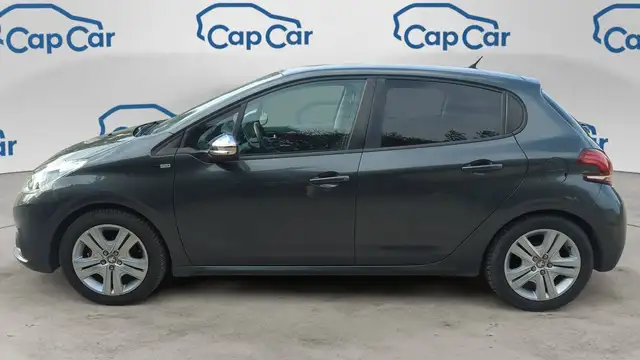 Peugeot 208 view 2