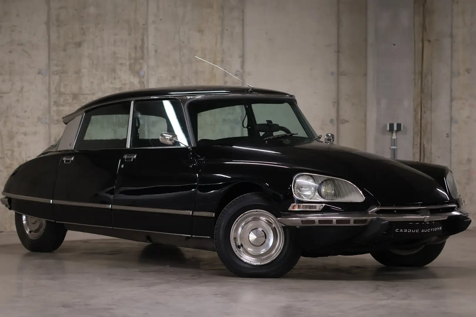 Oldtimer Citroen DS23 Pallas Schwarz - 1