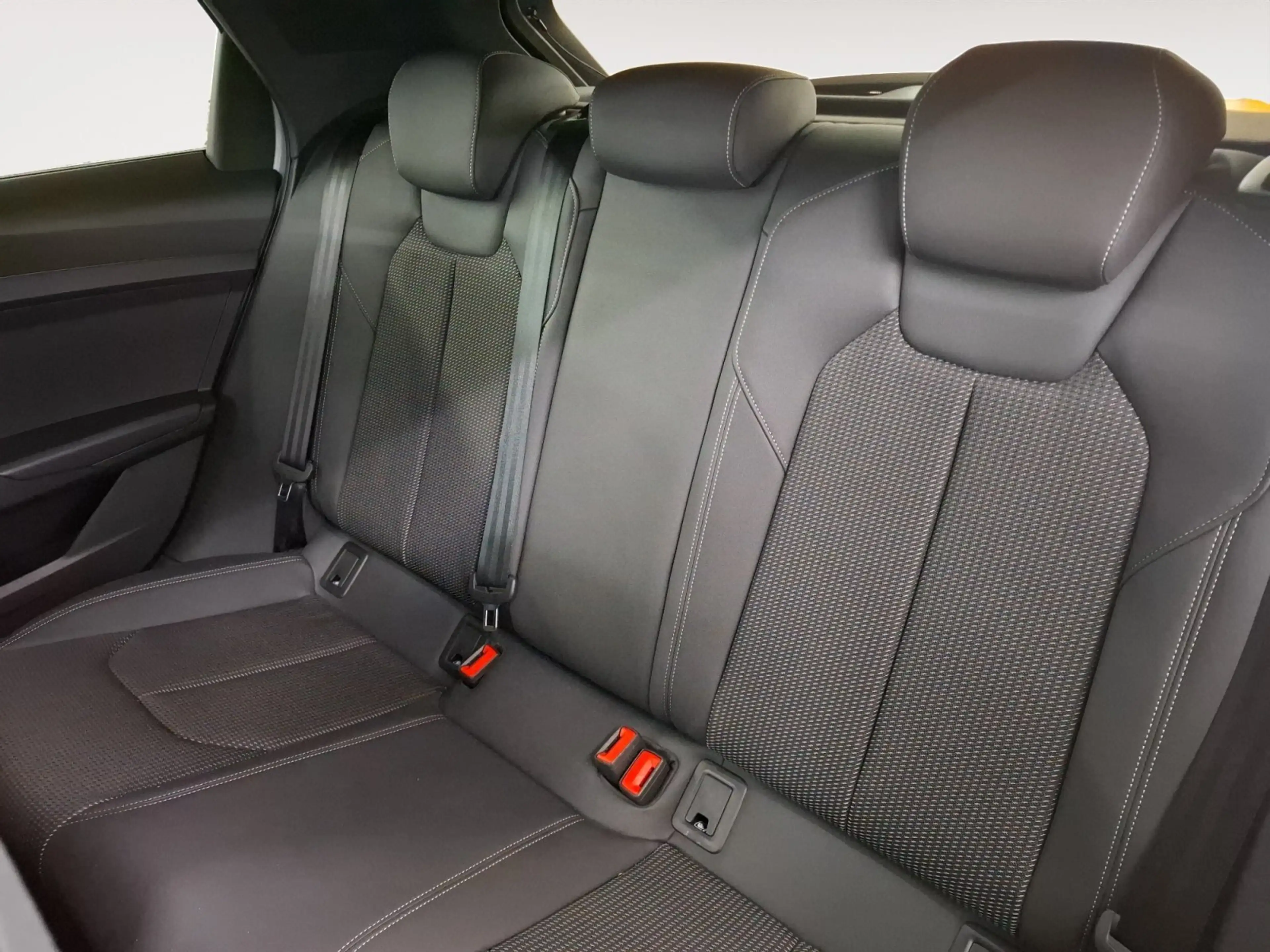 Audi A1 allstreet 30 TFSI S-Line RFK ACC CarPlay — photo 9