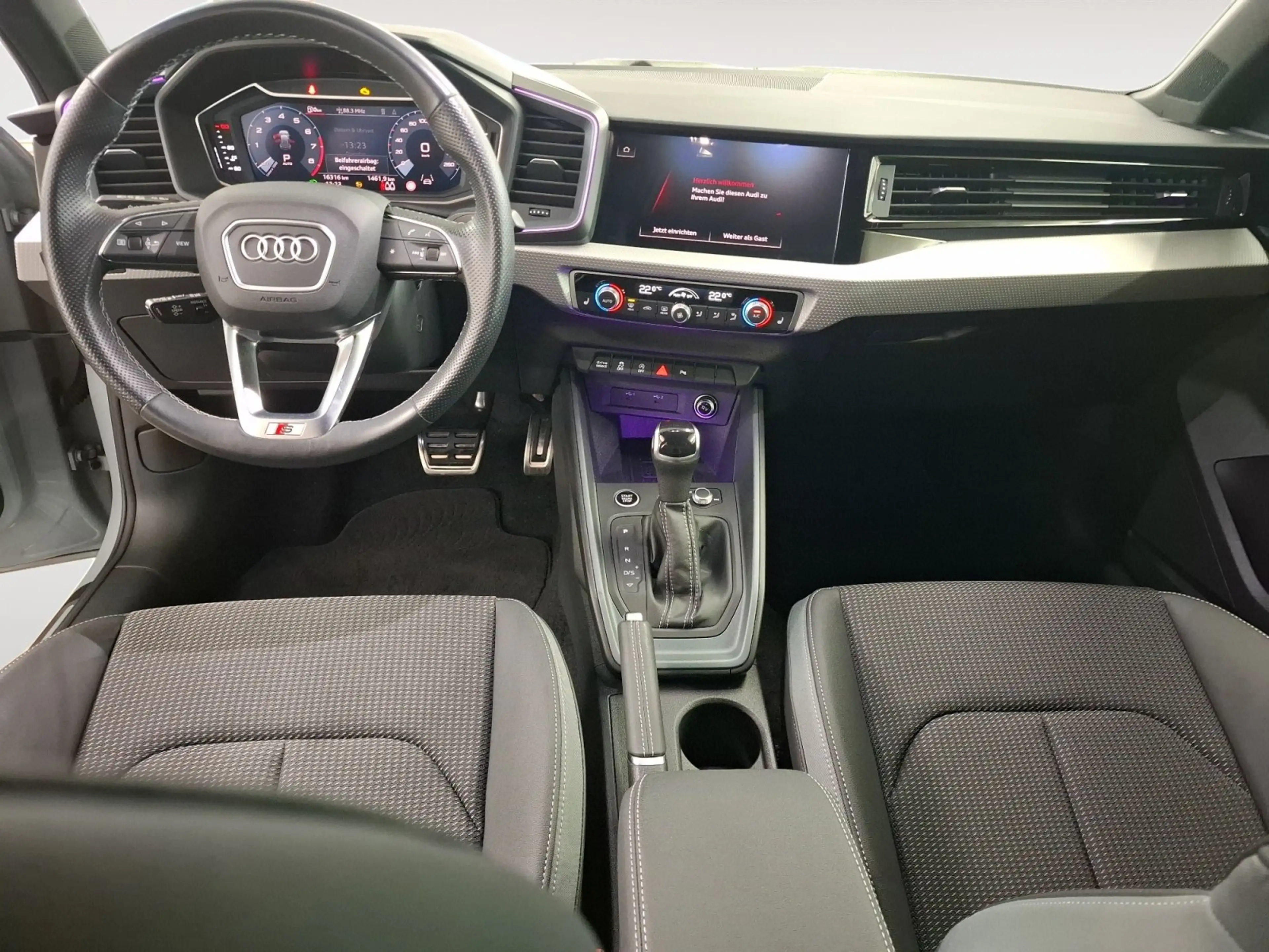 Audi A1 allstreet 30 TFSI S-Line RFK ACC CarPlay — photo 10