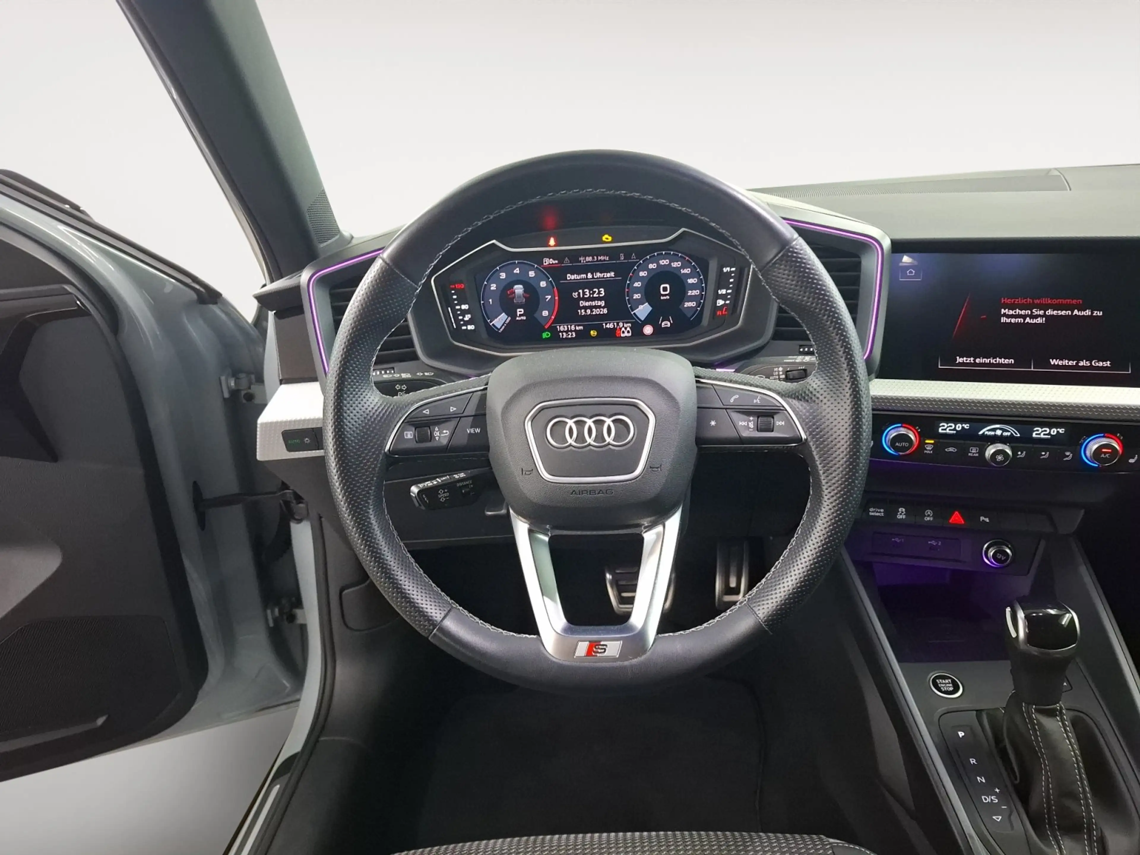 Audi A1 allstreet 30 TFSI S-Line RFK ACC CarPlay — photo 12