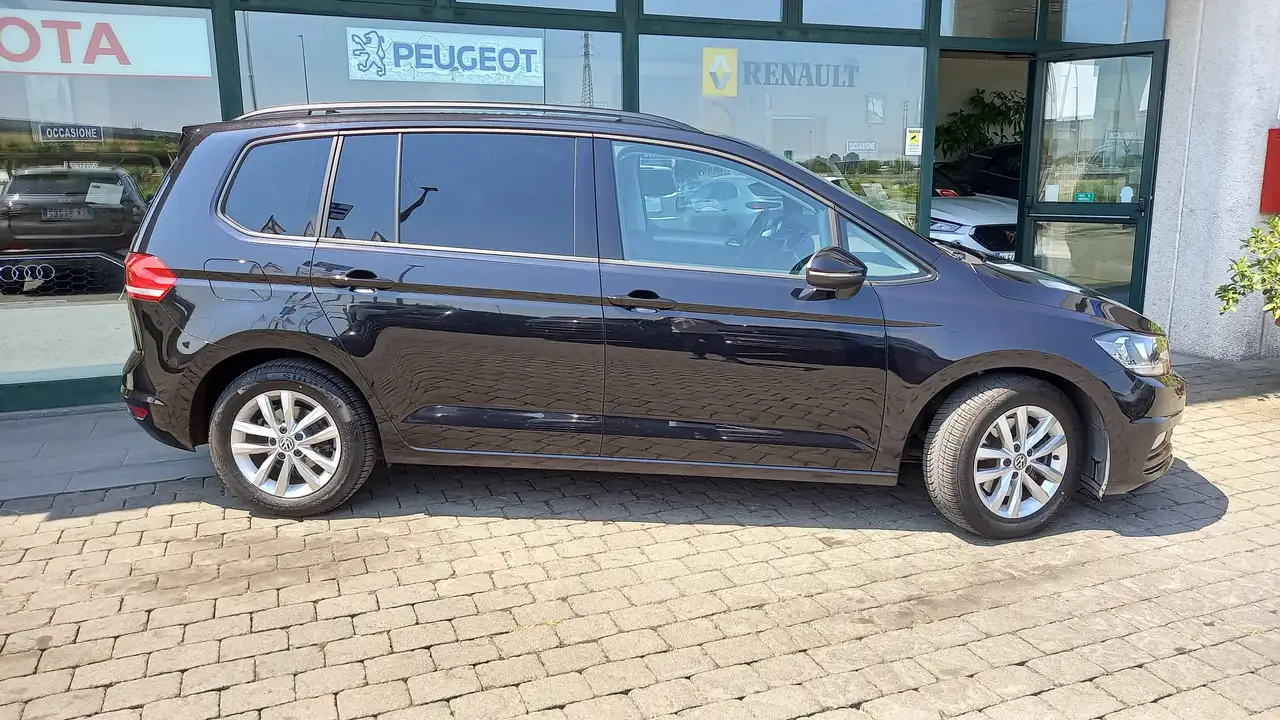 2017 Volkswagen Touran Touran III 1.6 tdi Highline 115cv dsg 7 POSTI GANCIO TRAINO, photograph 2