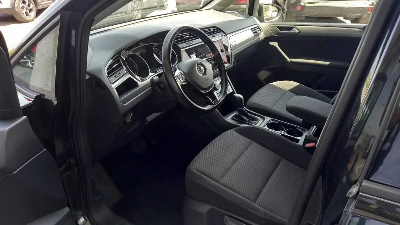 2017 Volkswagen Touran Touran III 1.6 tdi Highline 115cv dsg 7 POSTI GANCIO TRAINO, photograph 6