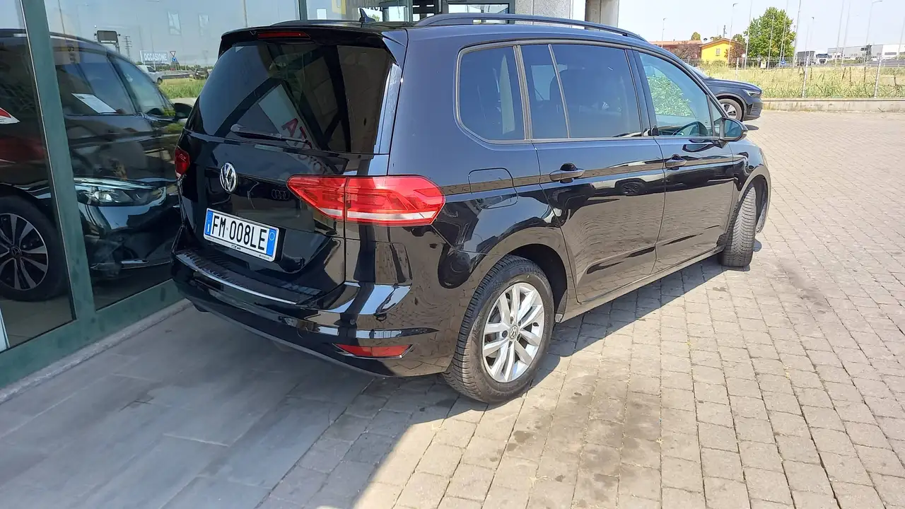 2017 Volkswagen Touran Touran III 1.6 tdi Highline 115cv dsg 7 POSTI GANCIO TRAINO, photograph 3