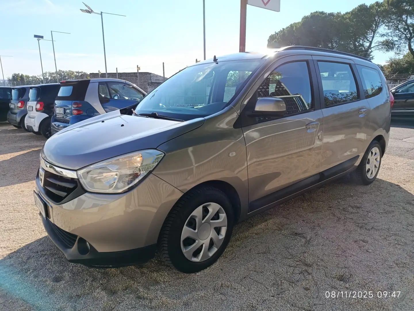 Dacia Lodgy 1.5 dCi 8V 90CV 5 posti Lauréate Oro - 1