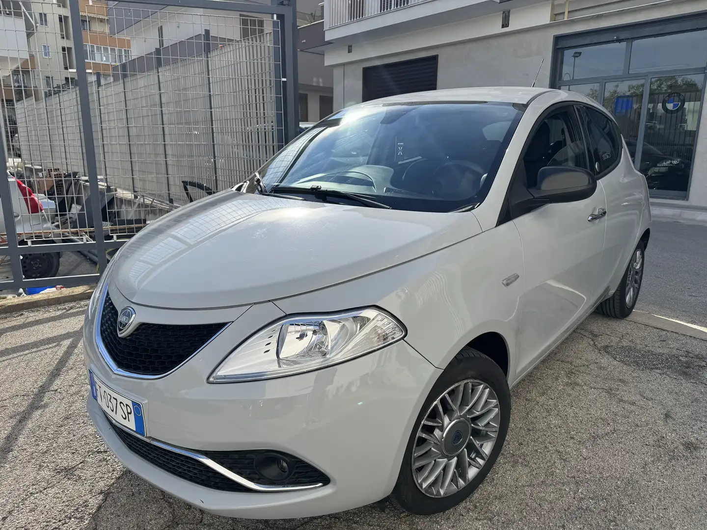 Lancia Ypsilon 1.2 8v Platinum ecochic Gpl 69cv Grigio - 2