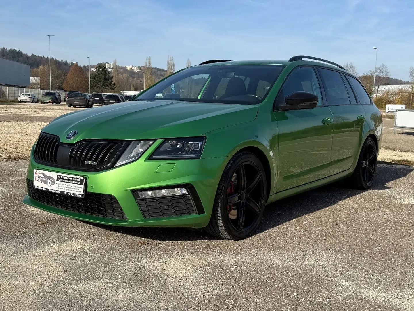 Skoda Octavia 2.0 Combi VRS 230PS*NAVI*ALU*LED*AHK*S/S Grün - 1