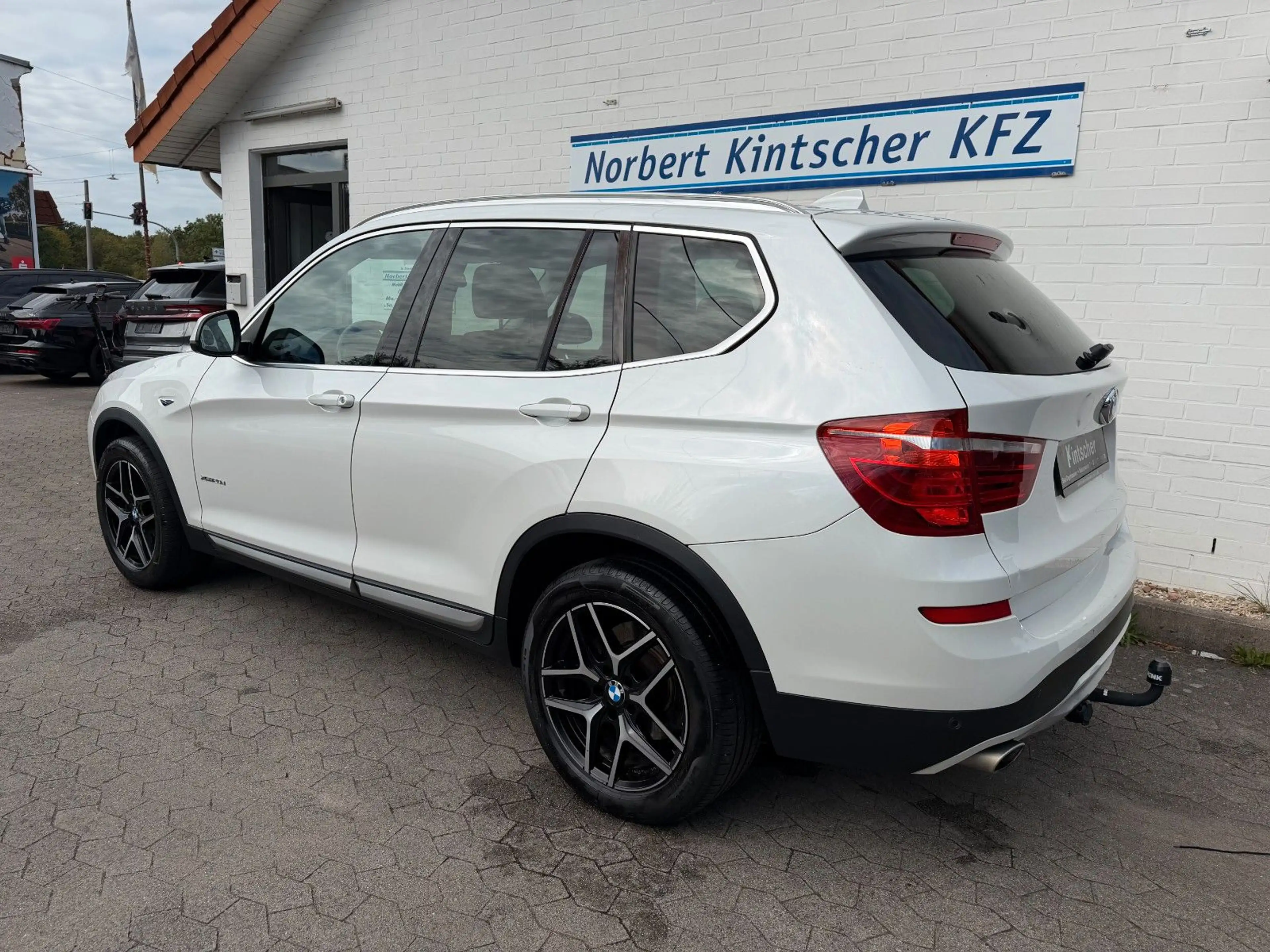 BMW X3 xDrive 20 d xLine Leder AHK Xenon Navi Kamera — photo 7