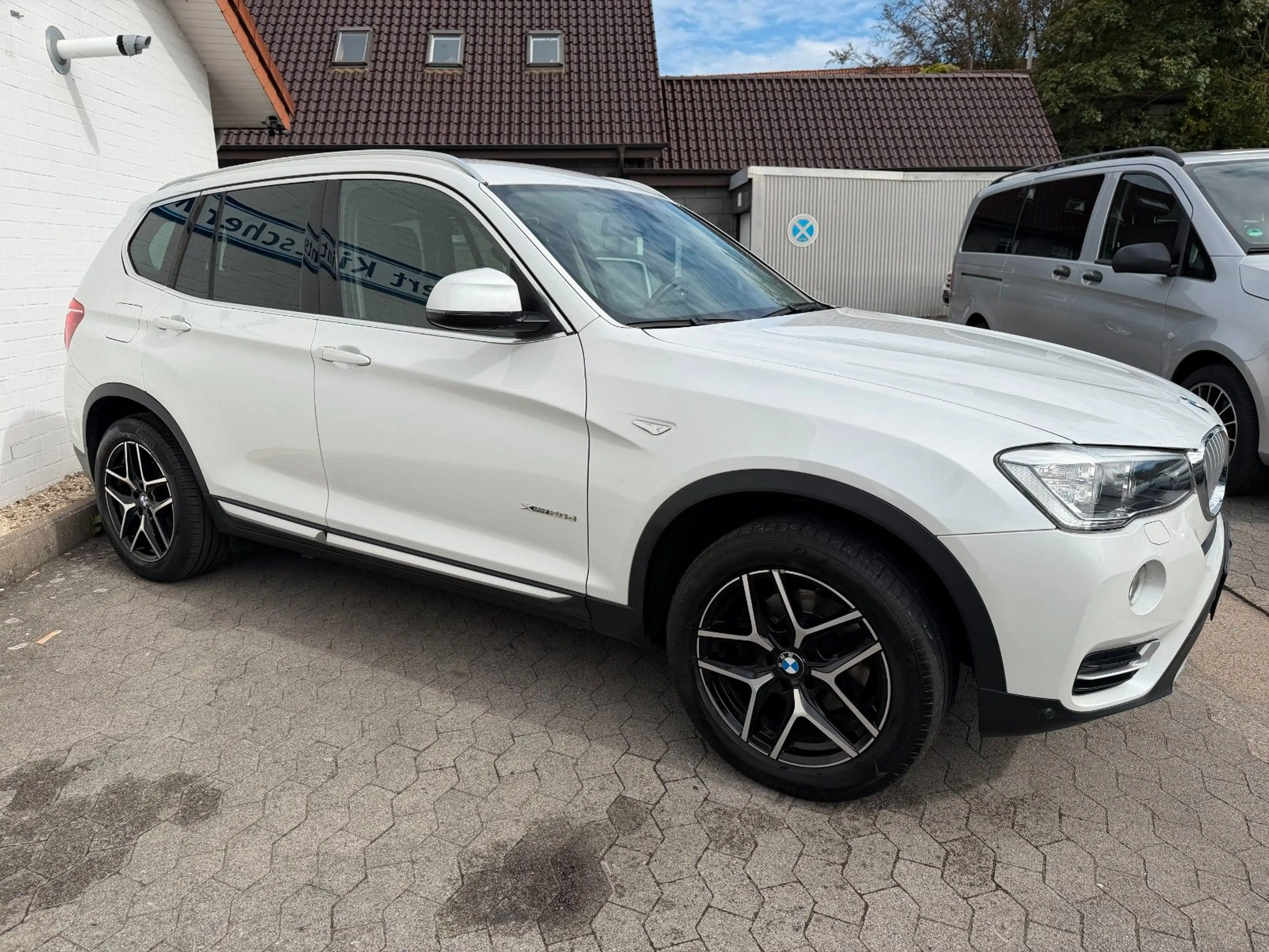 BMW X3 xDrive 20 d xLine Leder AHK Xenon Navi Kamera — photo 6