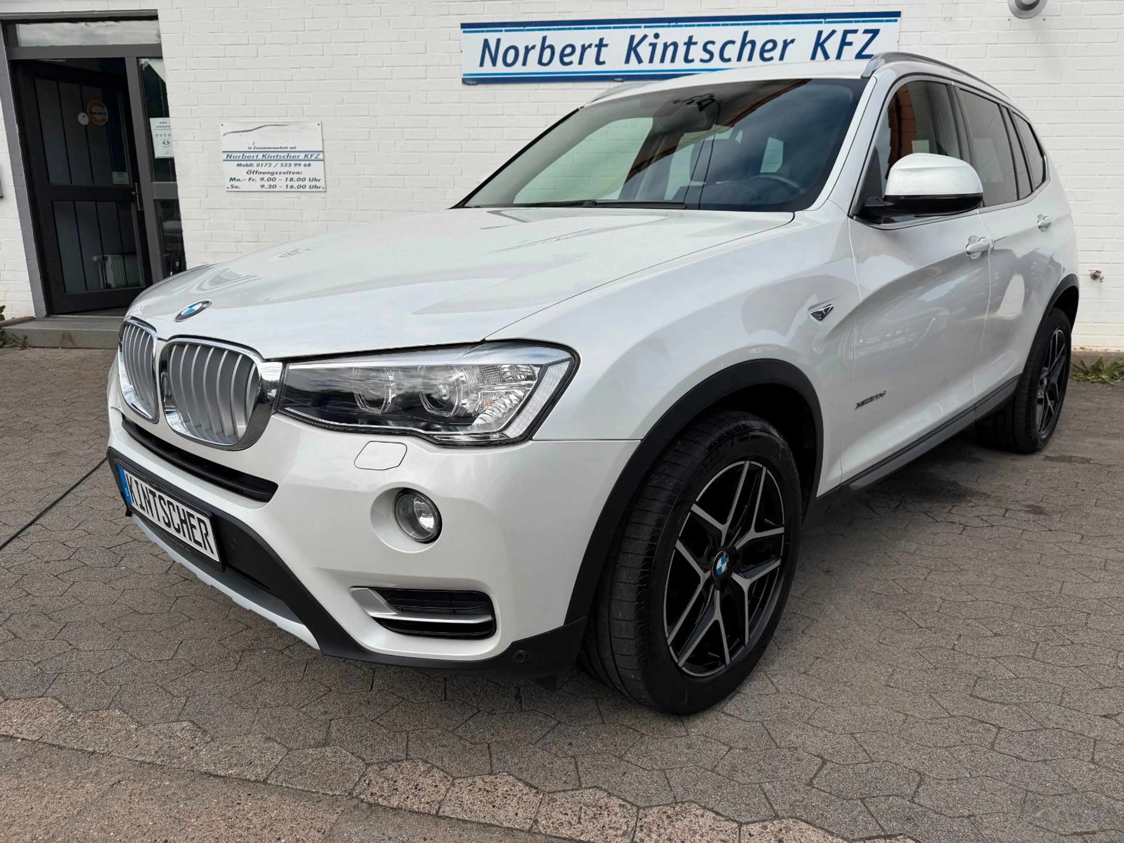 BMW X3 xDrive 20 d xLine Leder AHK Xenon Navi Kamera