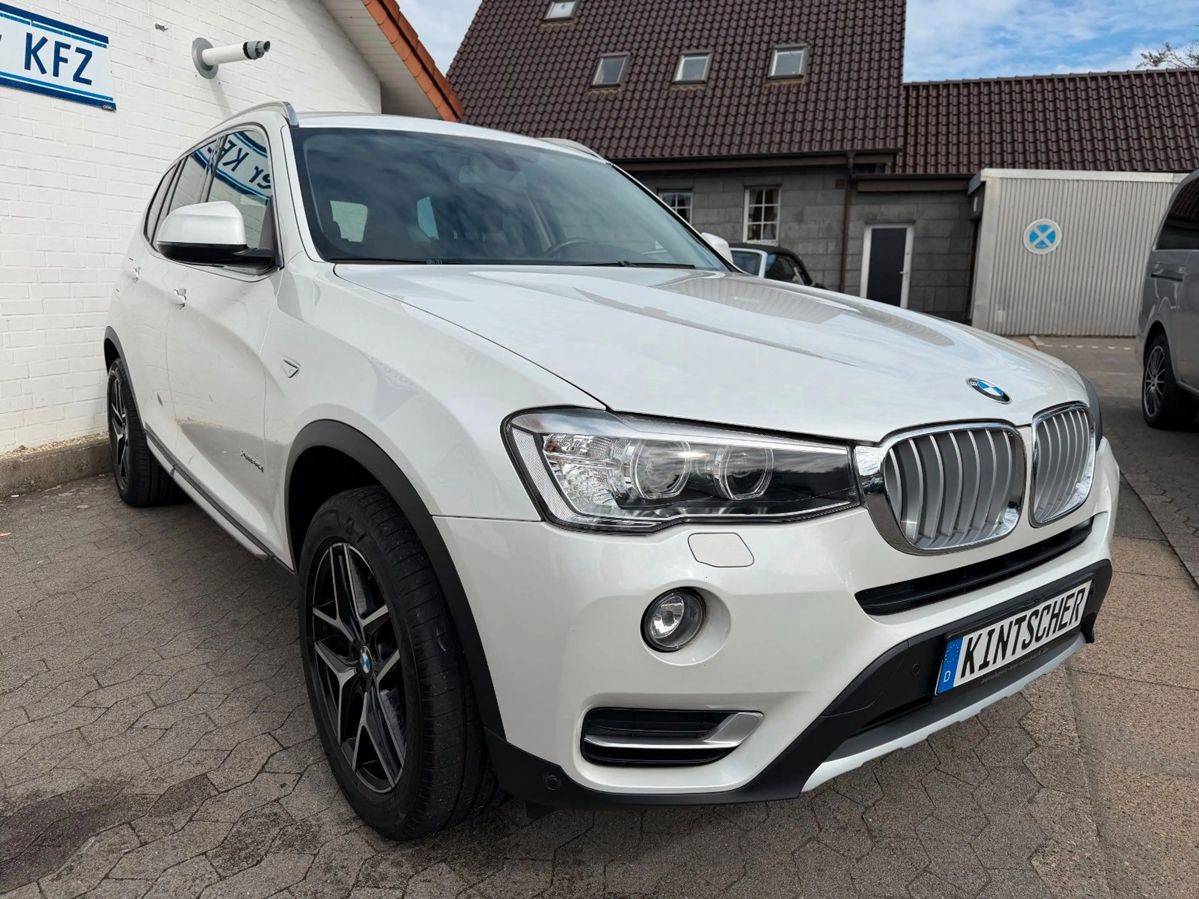 BMW X3 xDrive 20 d xLine Leder AHK Xenon Navi Kamera — photo 2