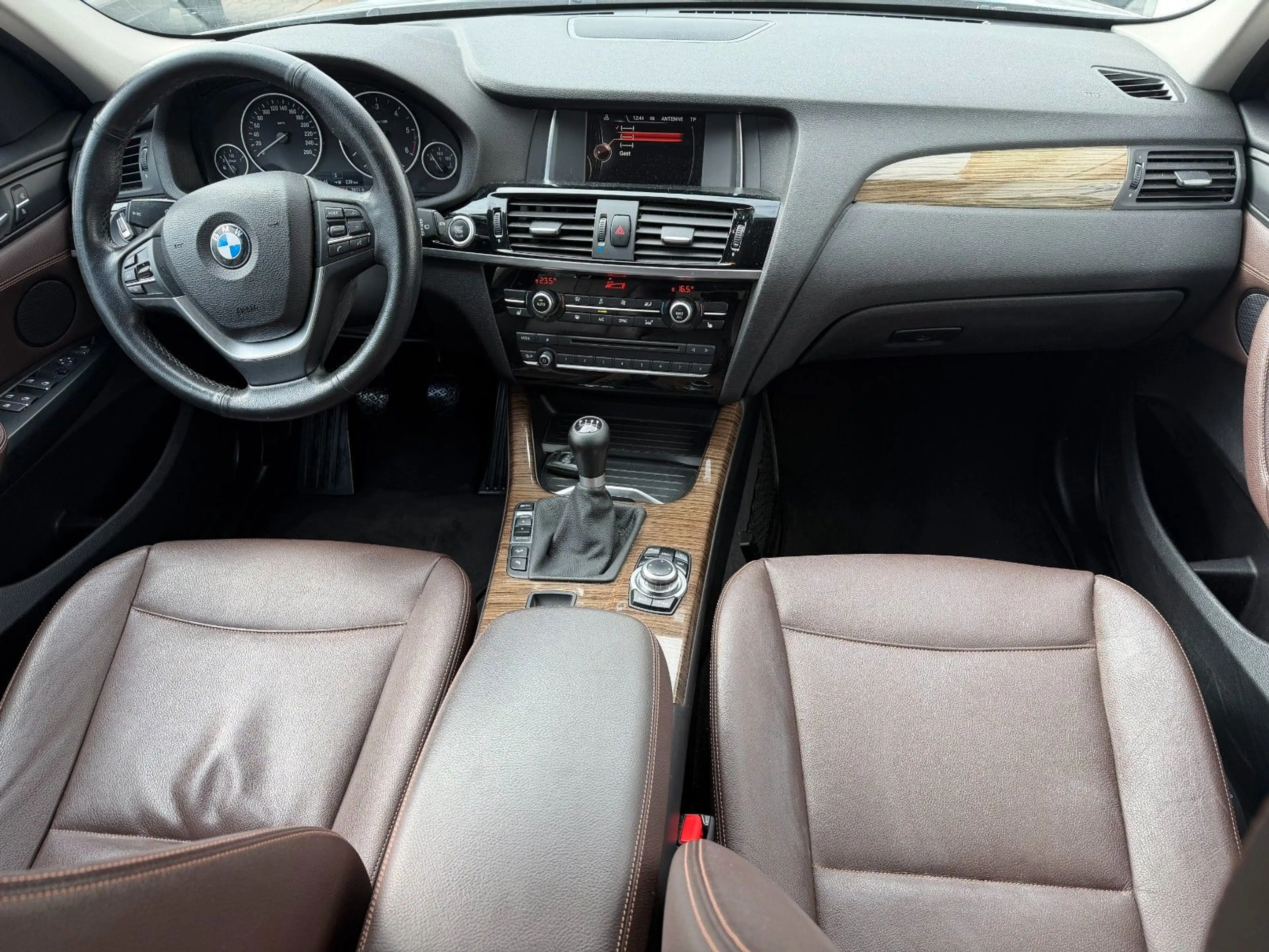 BMW X3 xDrive 20 d xLine Leder AHK Xenon Navi Kamera — photo 15