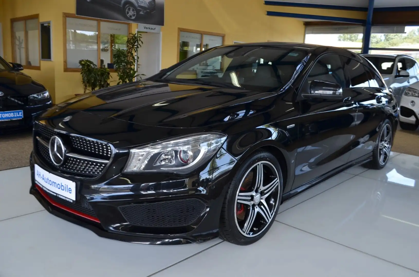 Mercedes-Benz CLA 250 Shooting Brake 4Matic Sport XENON / NAVI Noir - 1