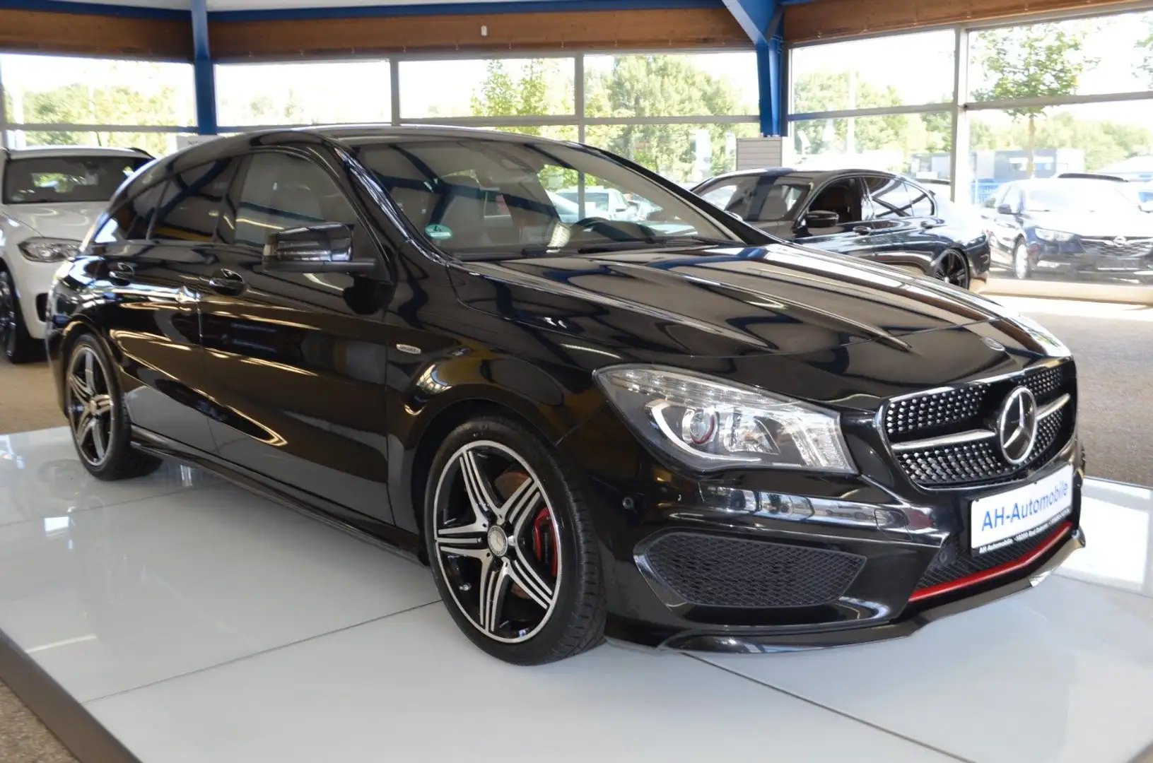 Mercedes-Benz CLA 250 Shooting Brake 4Matic Sport XENON / NAVI Noir - 2
