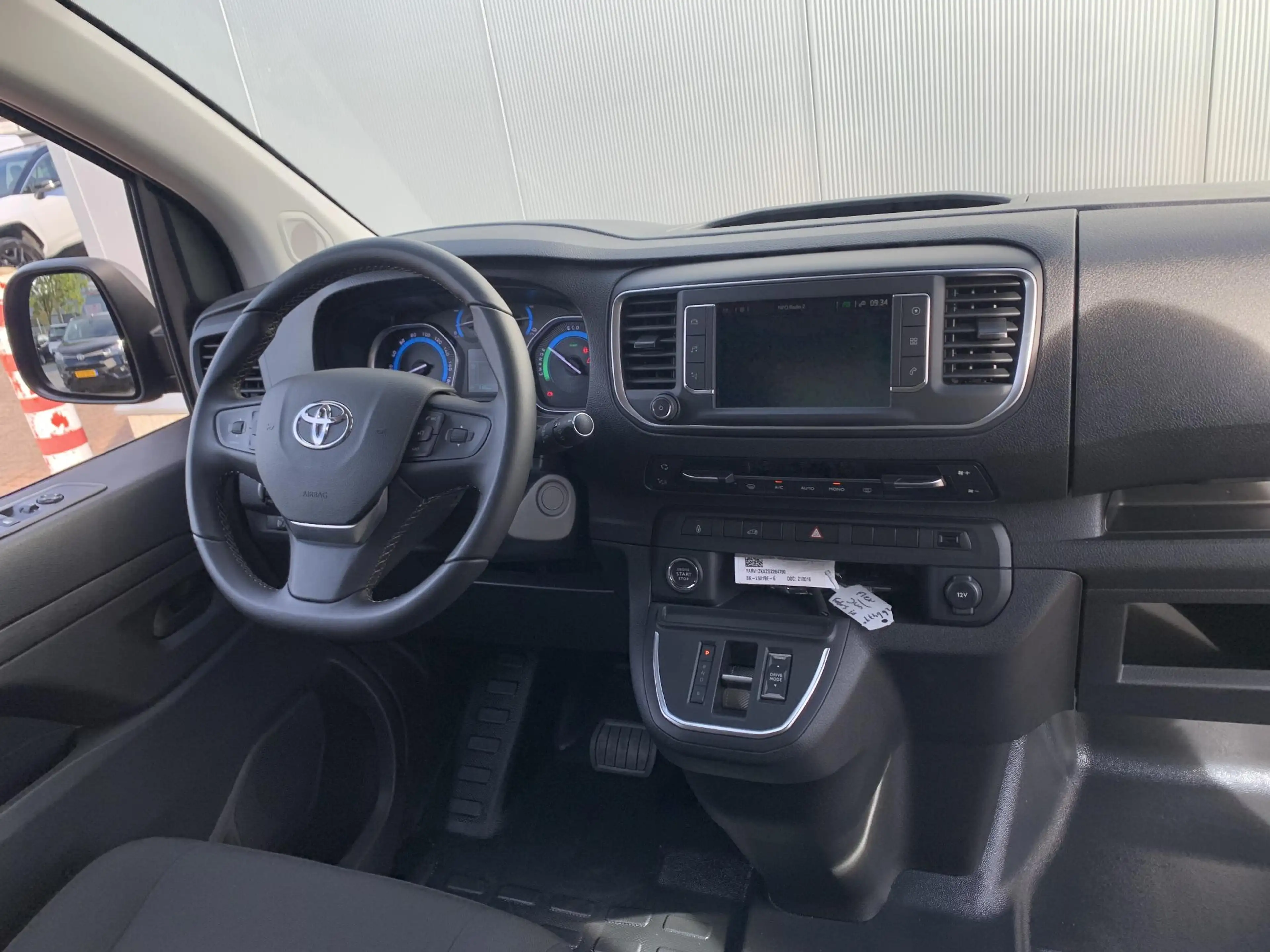 Toyota Proace Electric Worker Professional Extra Range Long L2 7 — photo 9
