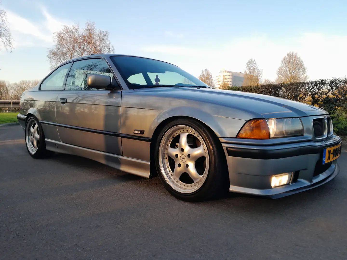 BMW 320 320 Серебристый - 1