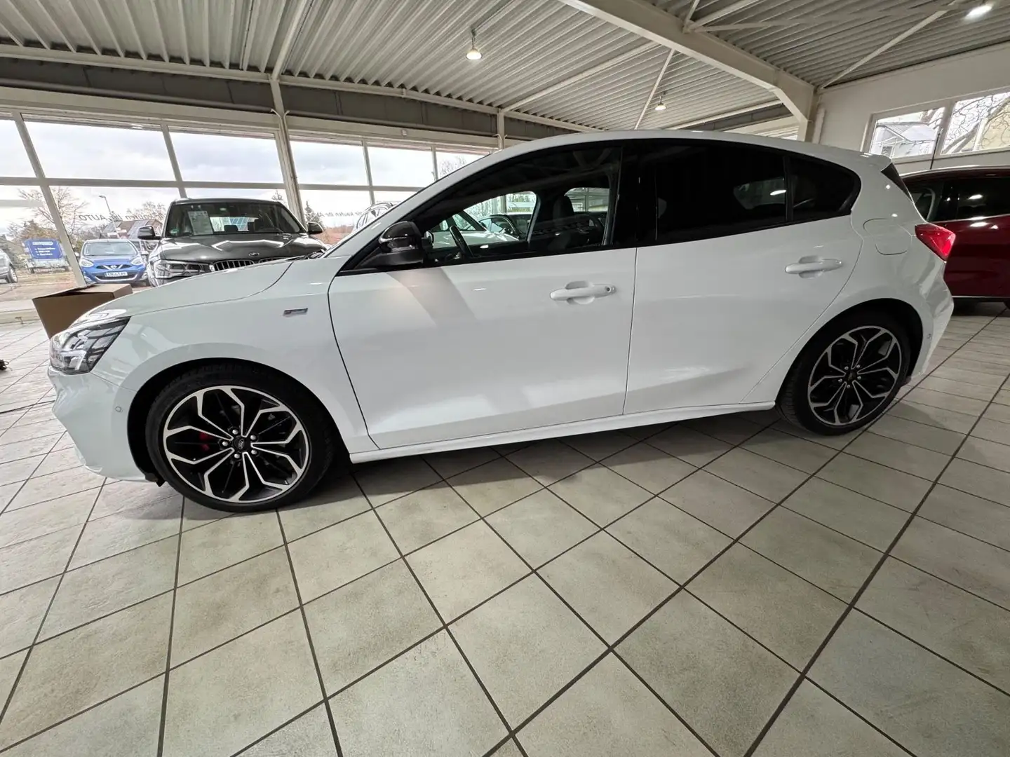 Ford Focus ST-Line Autom/NAVI/LED/CAM/ACC/SHZ/B&O/18" Weiß - 2