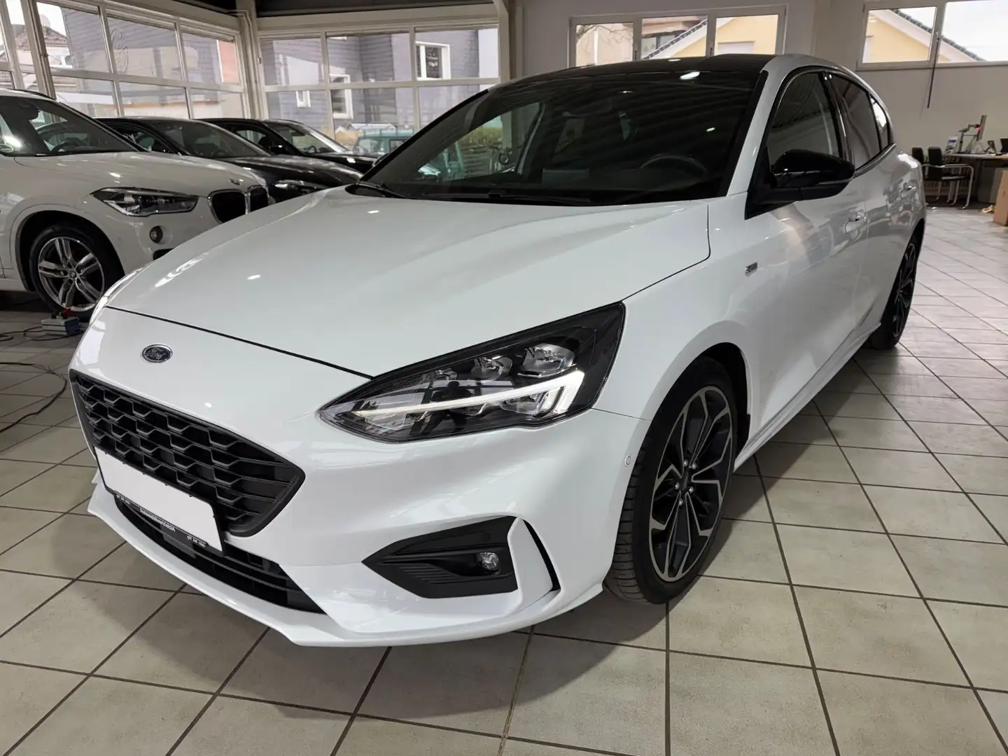 Ford Focus ST-Line Autom/NAVI/LED/CAM/ACC/SHZ/B&O/18" Weiß - 1