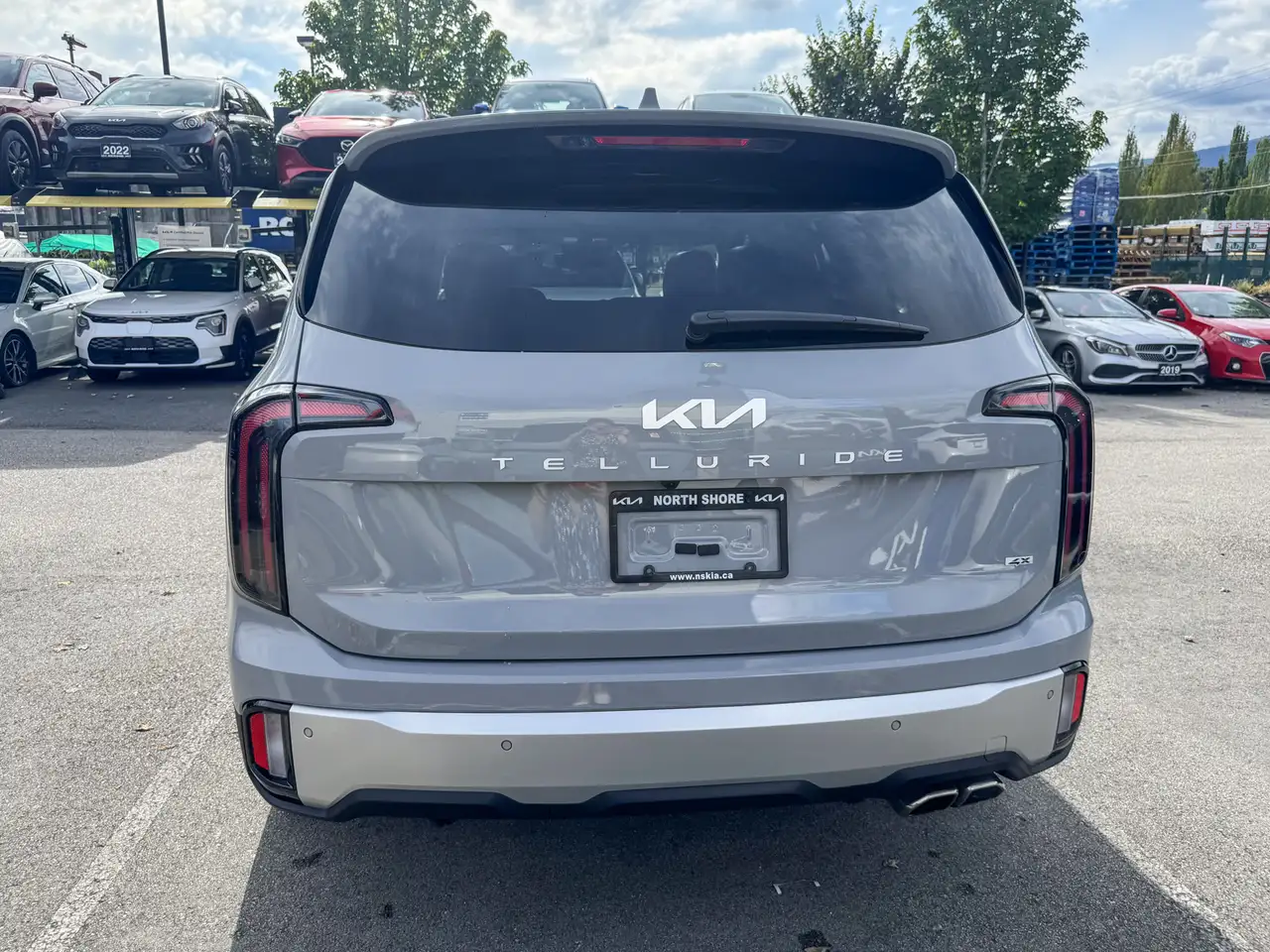 Kia Telluride снимка Kia Telluride