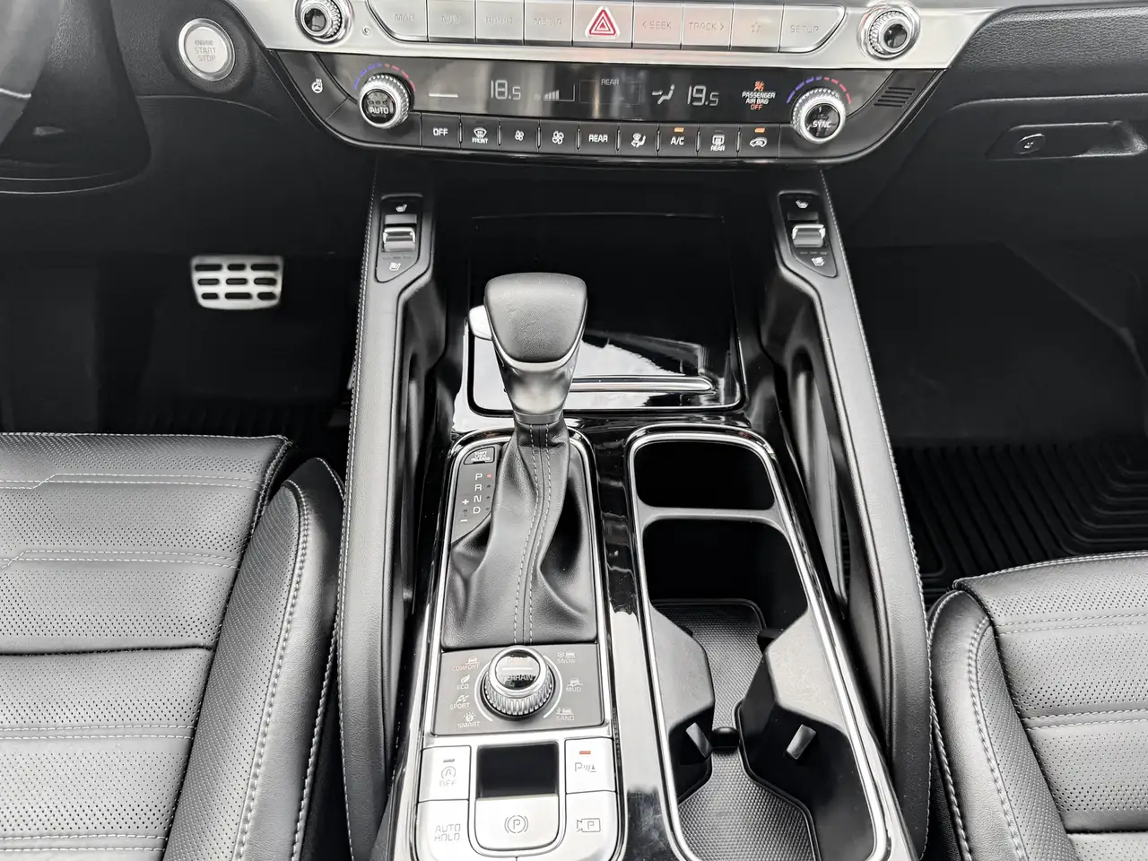 Kia Telluride снимка Kia Telluride