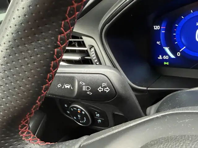Ford Focus view 10