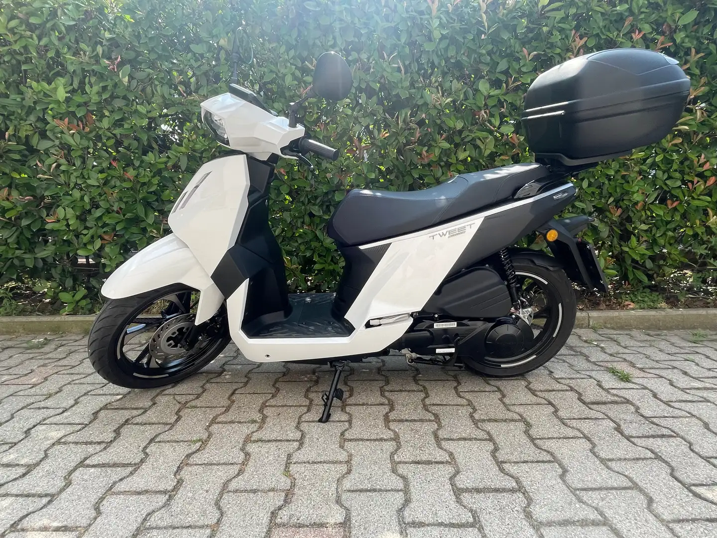 Peugeot Tweet Fl 125 Allure Biały - 1