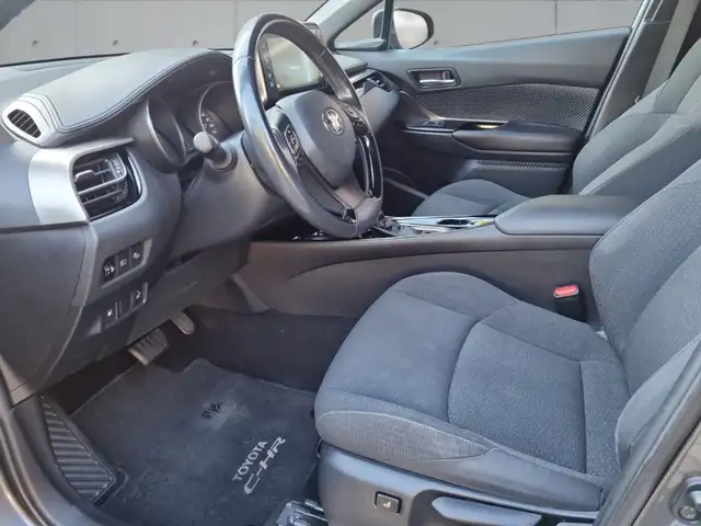 Toyota C-HR view 9
