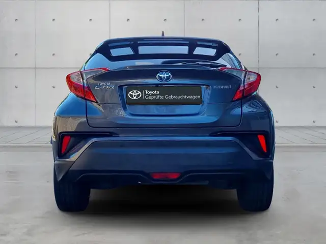 Toyota C-HR view 5