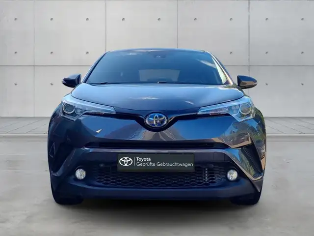 Toyota C-HR view 6