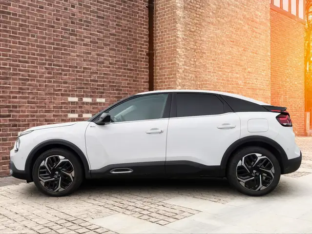 Citroen C4 view 3