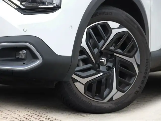 Citroen C4 view 5