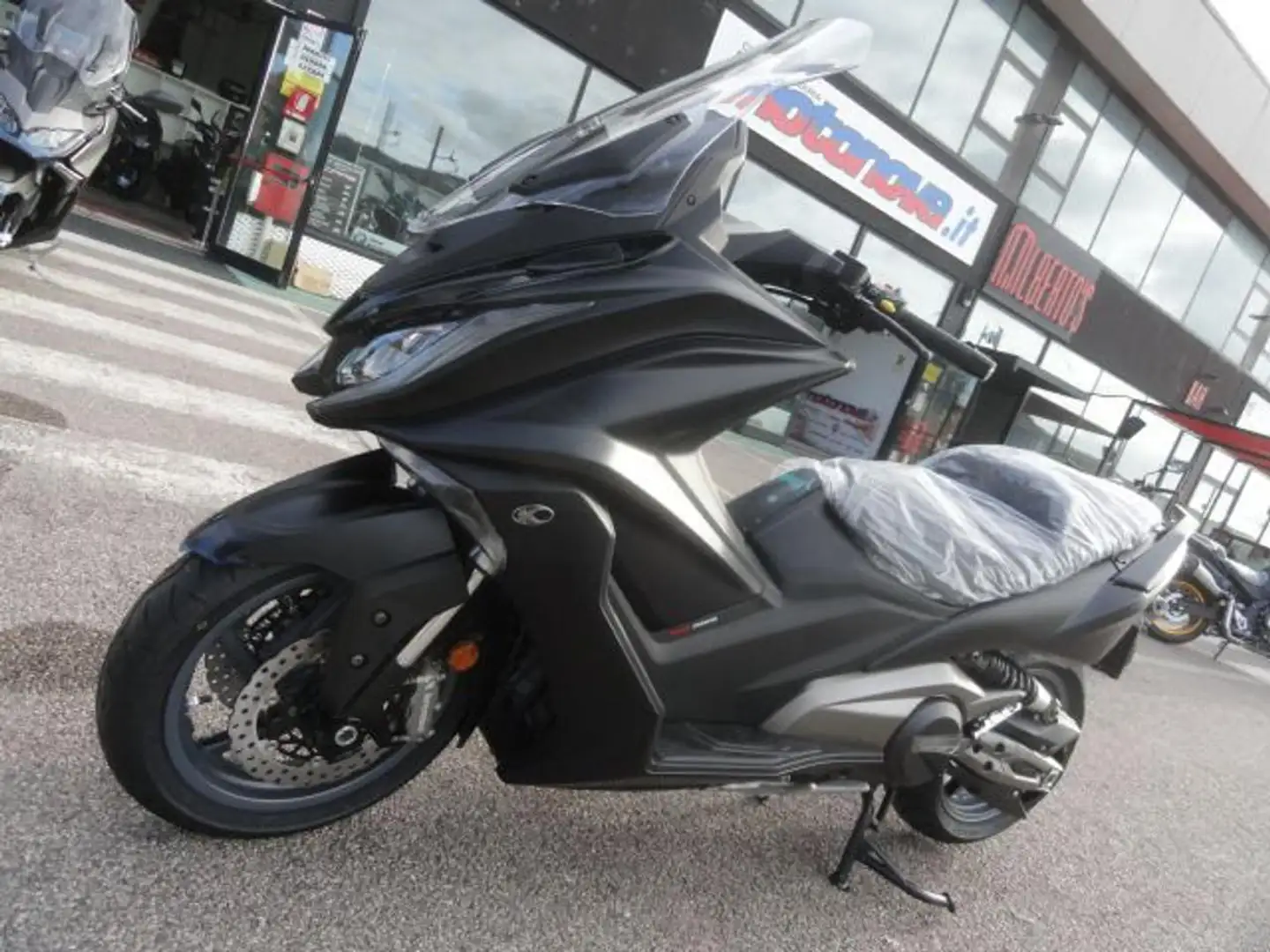 Kymco AK 550 AK 550 ETS Černá - 2