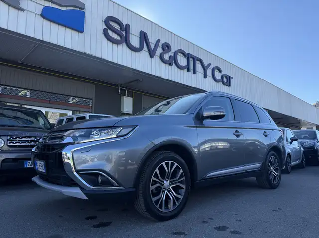 Mitsubishi Outlander 2.2 Plus awd 7 POSTI i auto