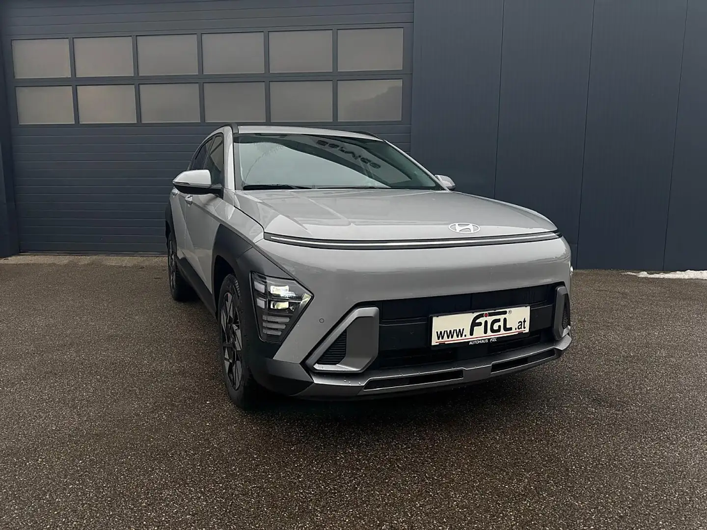 Hyundai KONA Kona 1,6 GDI HEV Smart Line DCT Grau - 1
