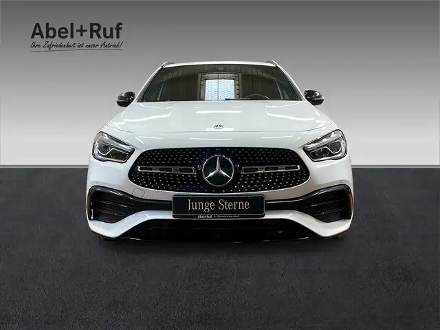 Mercedes-Benz GLA view 2