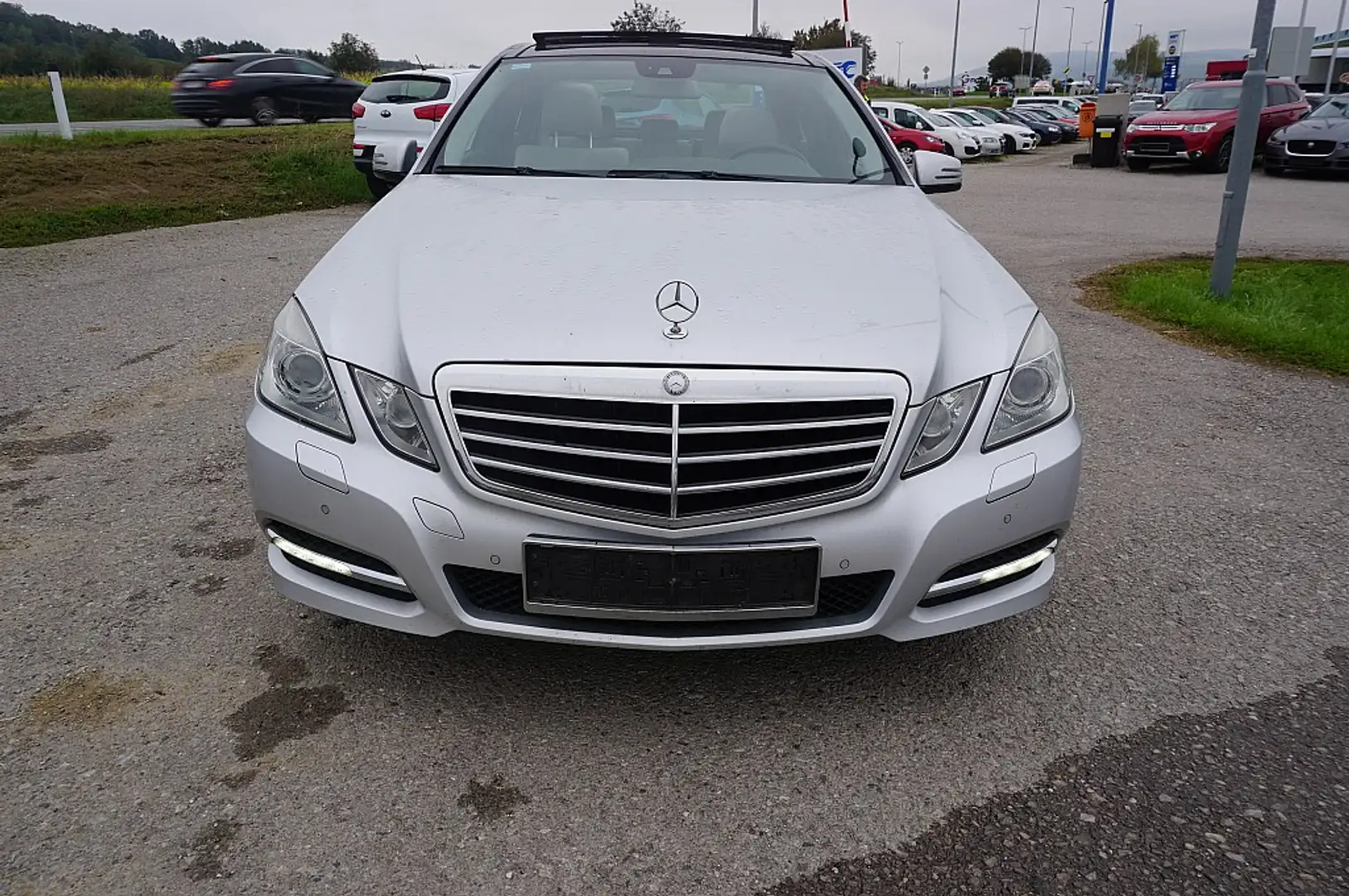 Mercedes-Benz E 200 CGI BlueEfficiency Avantgarde Grau - 1