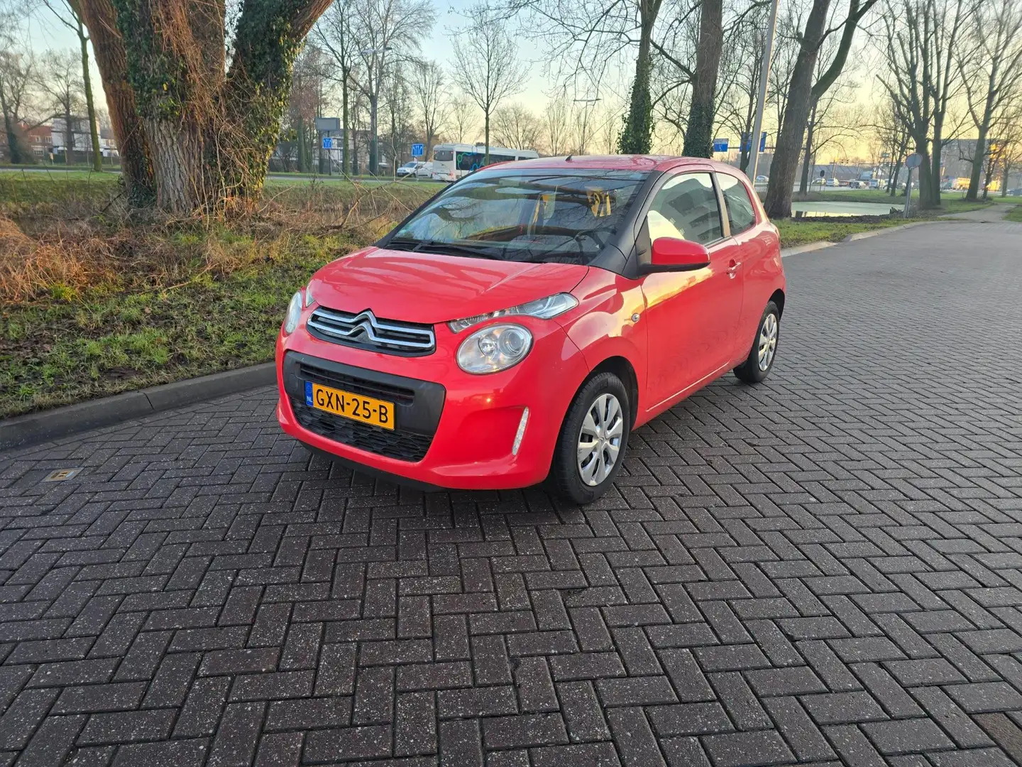 Citroen C1 1.0 e-VTi Airscape Feel Edition Airco Rood - 1