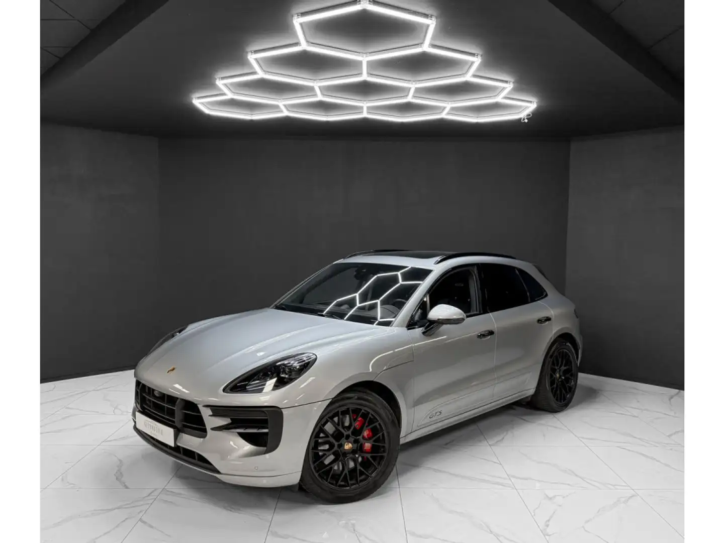 Porsche Macan GTS Argent - 1