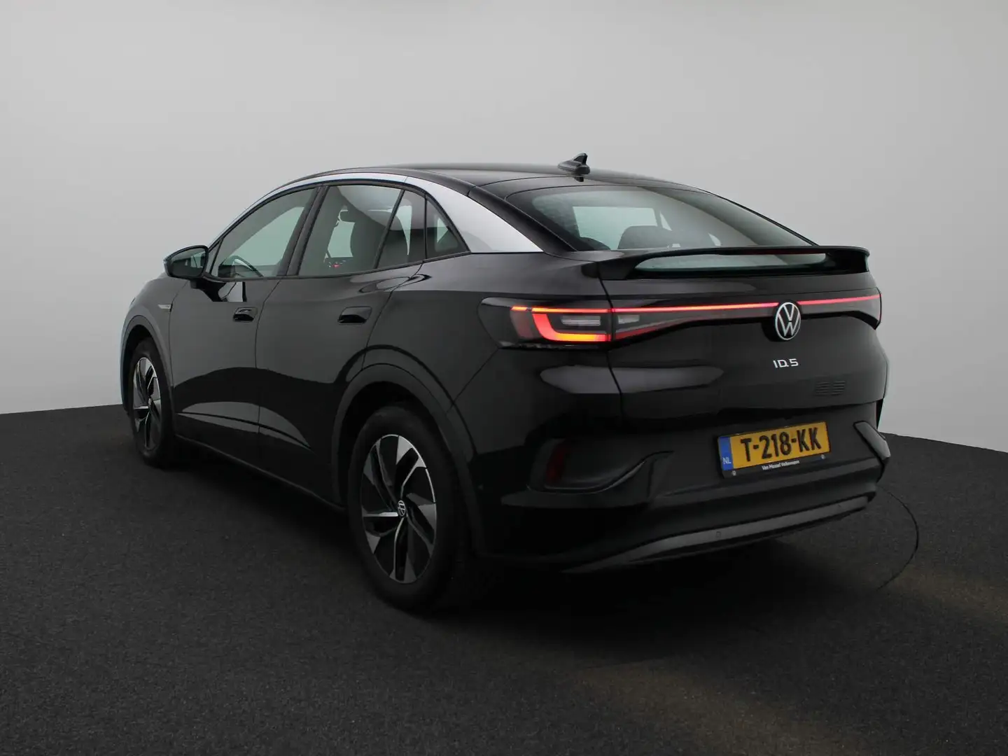 Volkswagen ID.5 Pro 77 kWh 174 PK DSG | Apple Carplay | Multimeda Zwart - 2
