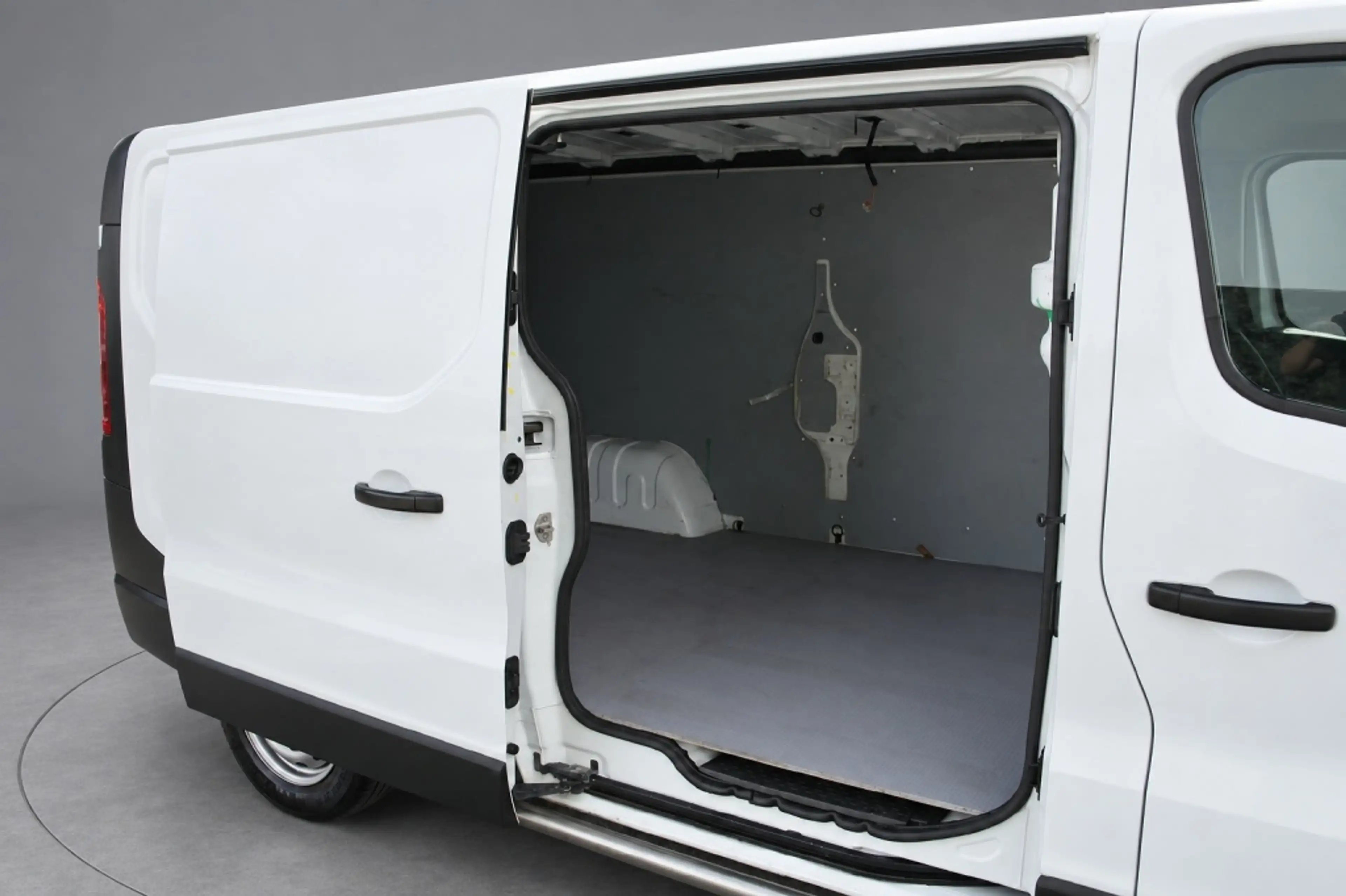 Renault Trafic 1.6 dCi T29 L2H1 Com — photo 6