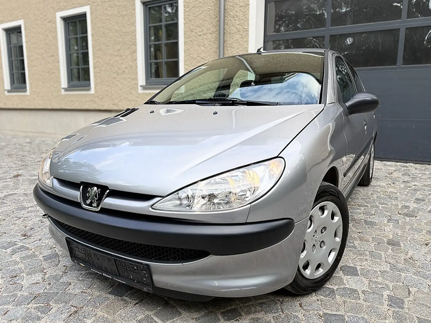 Peugeot 206 1,4 *Pickerl 01/27+4 Mo*Service neu* Zahnriemen... Grau - 1