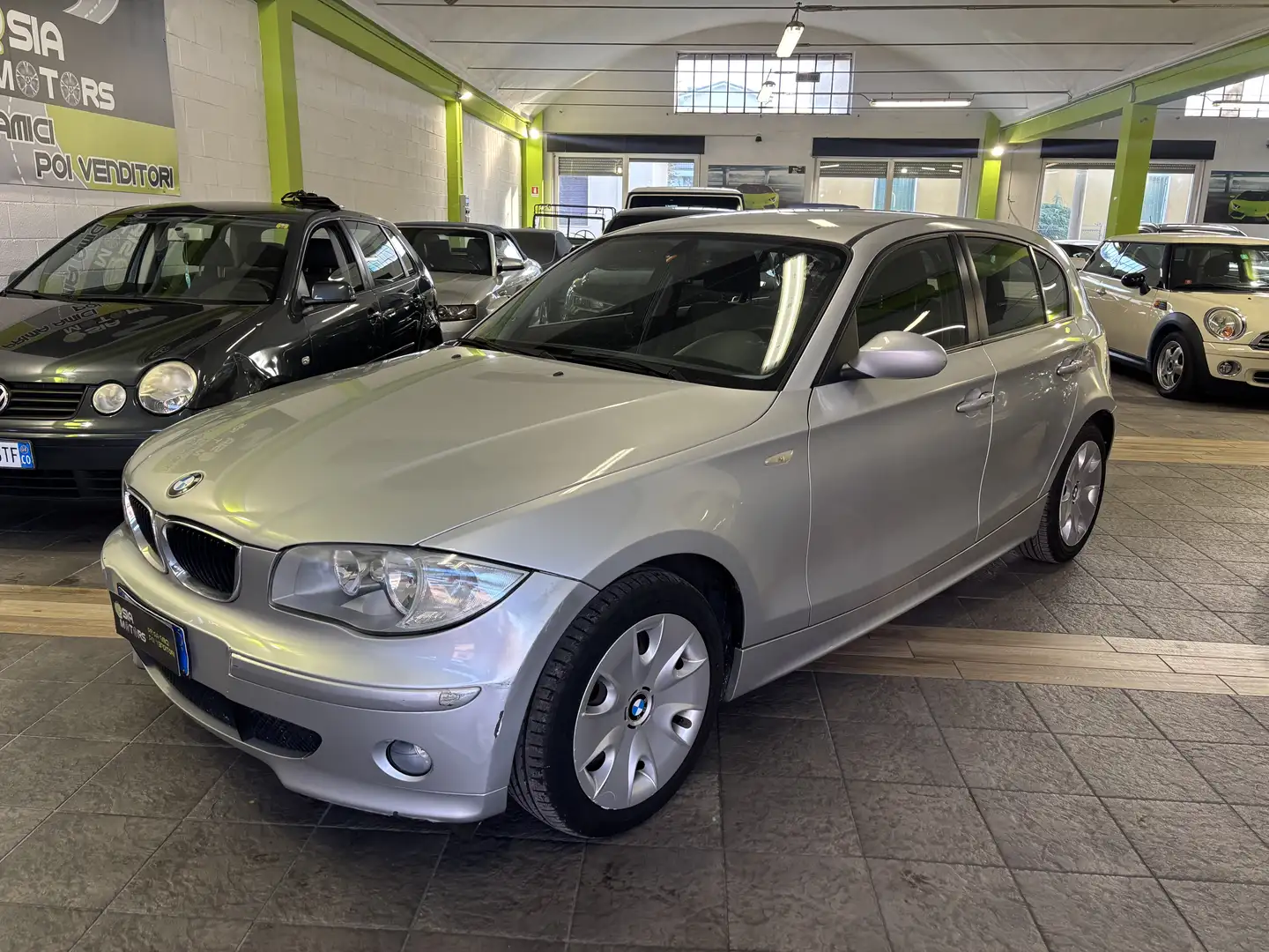 BMW 118 118d Attiva Zilver - 2