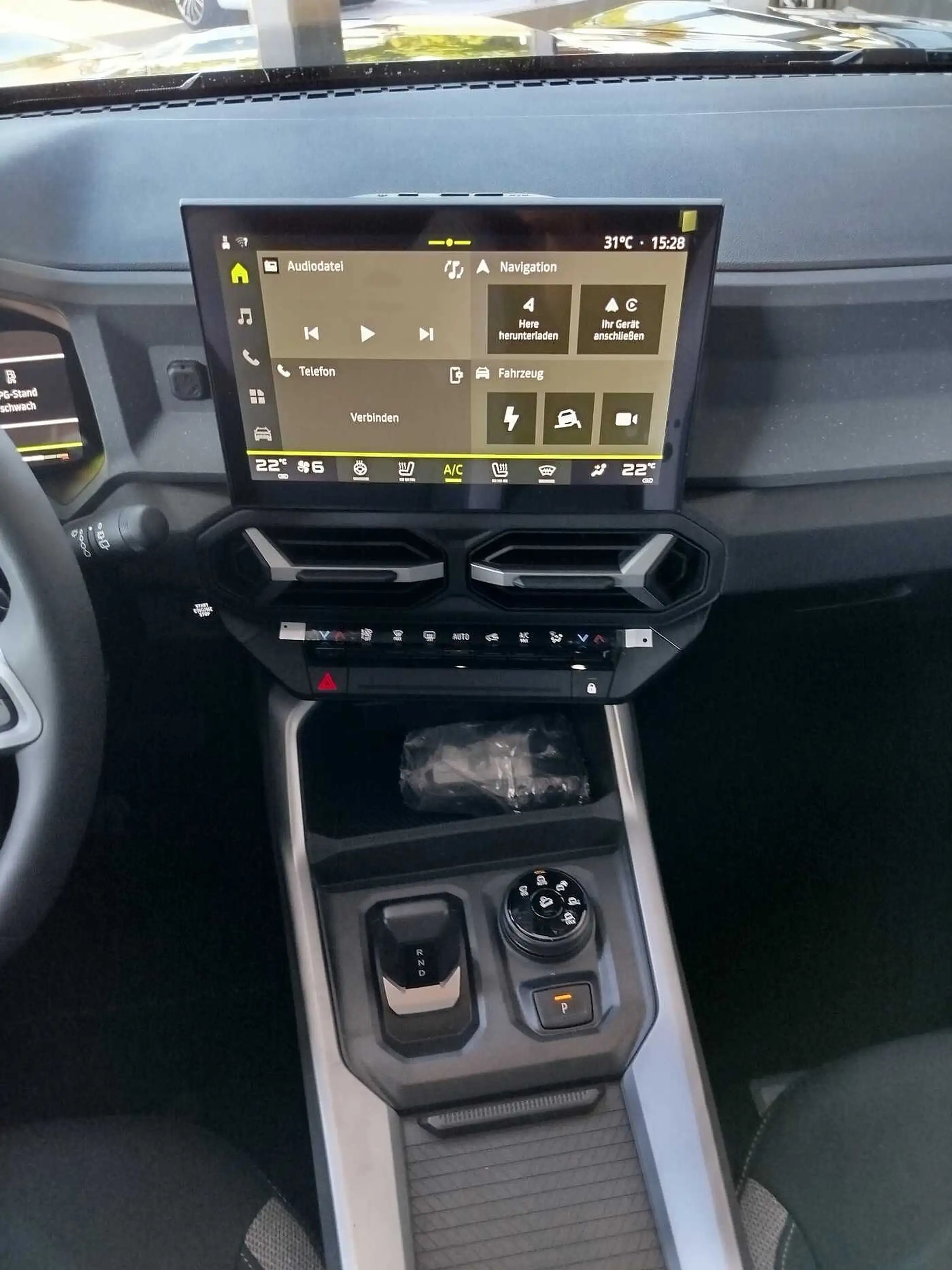 Dacia Bigster Hybrid-G 150 4x4 Journey PANO/WINTER+/CITY/19ZOLL — photo 13