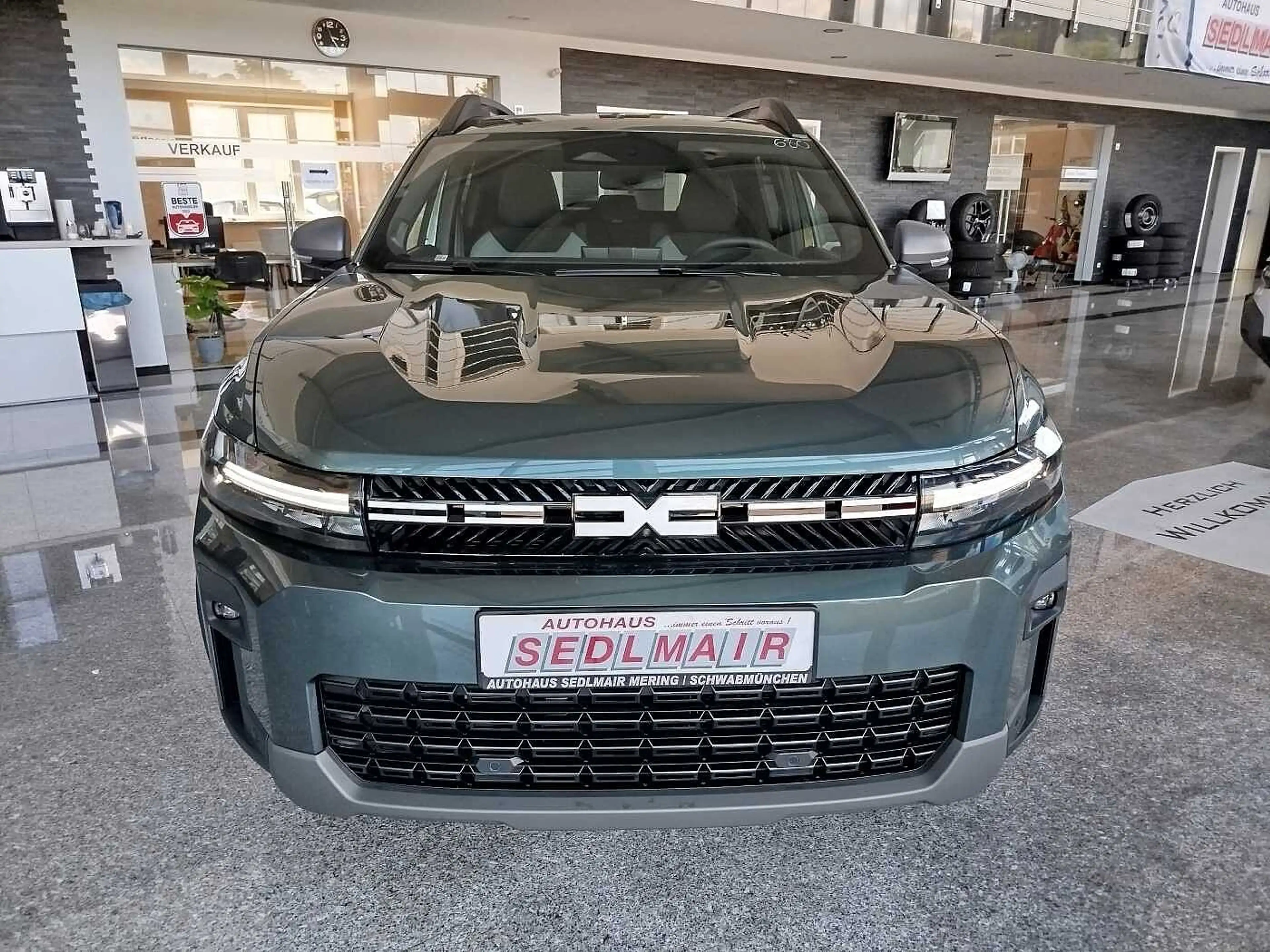 Dacia Bigster Hybrid-G 150 4x4 Journey PANO/WINTER+/CITY/19ZOLL — photo 2