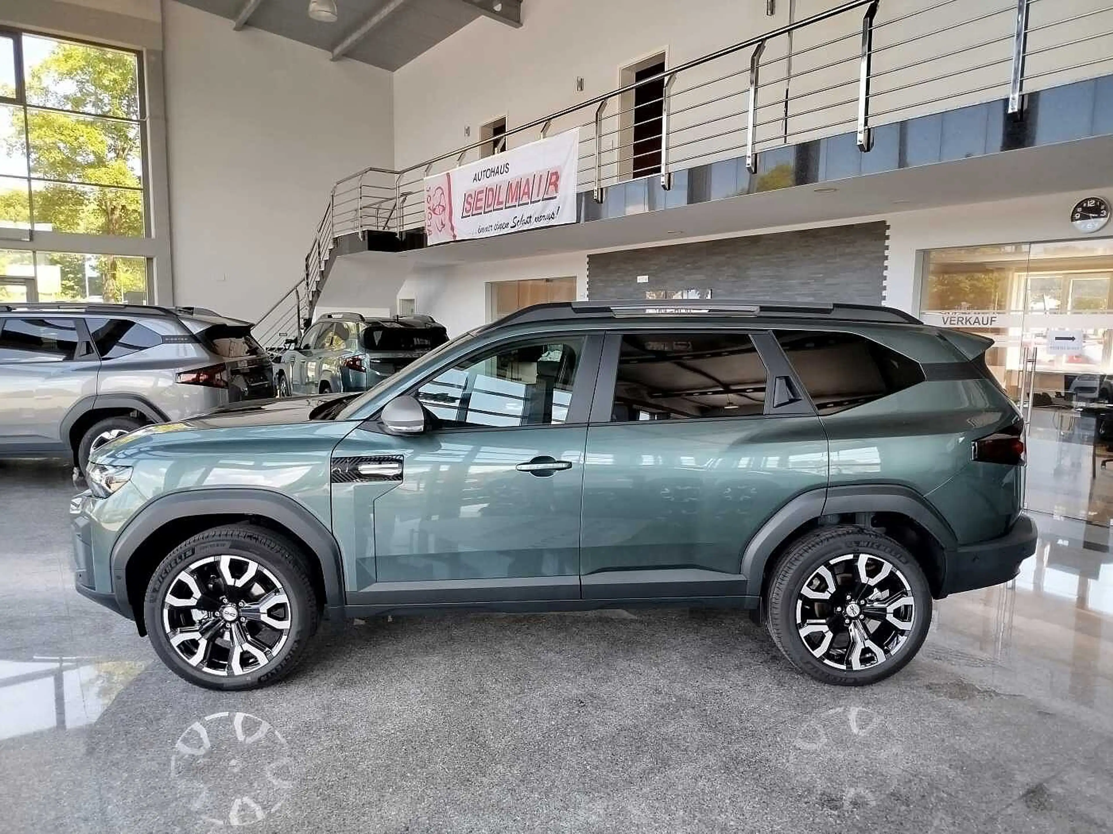 Dacia Bigster Hybrid-G 150 4x4 Journey PANO/WINTER+/CITY/19ZOLL — photo 6