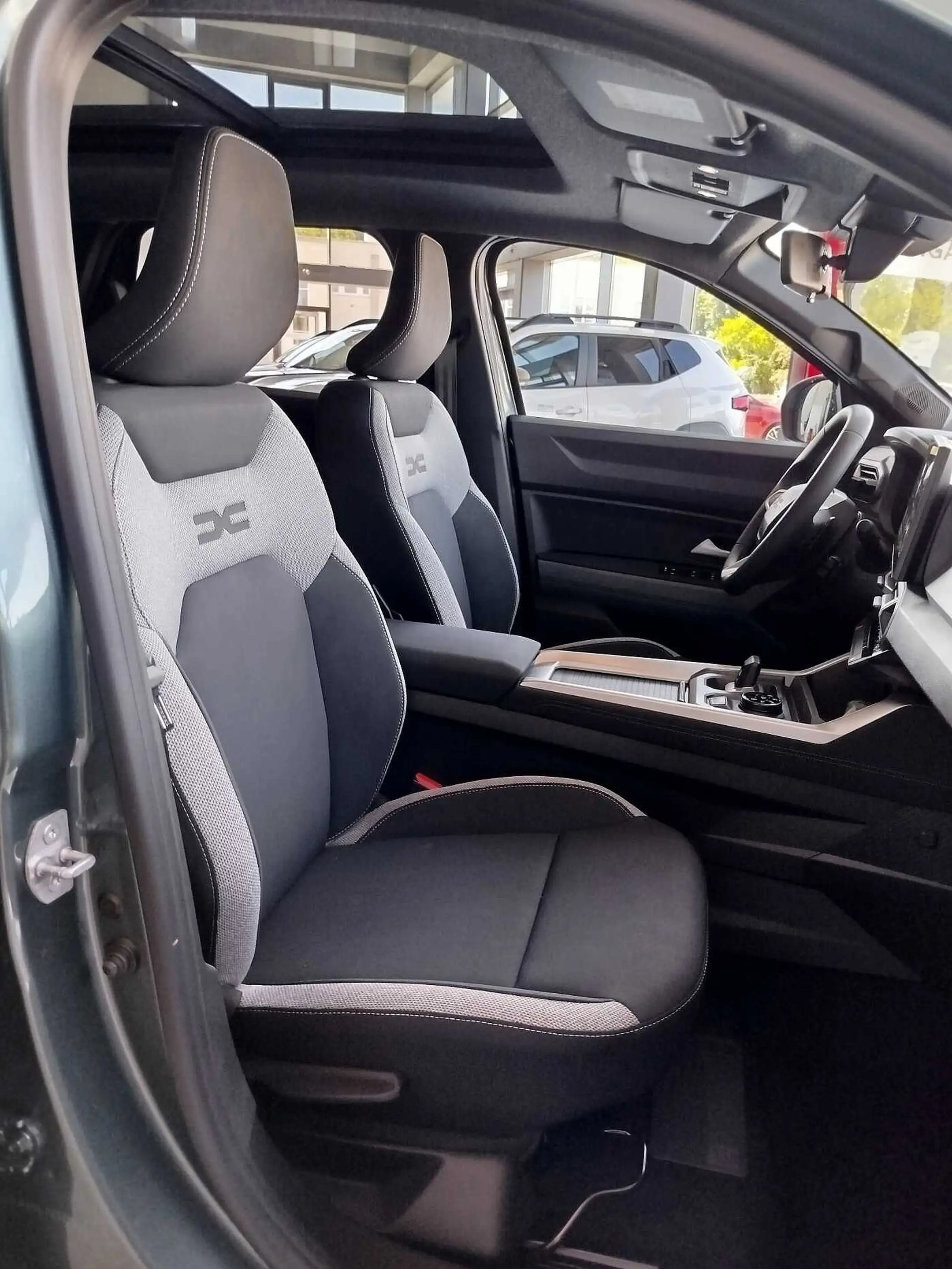 Dacia Bigster Hybrid-G 150 4x4 Journey PANO/WINTER+/CITY/19ZOLL — photo 10