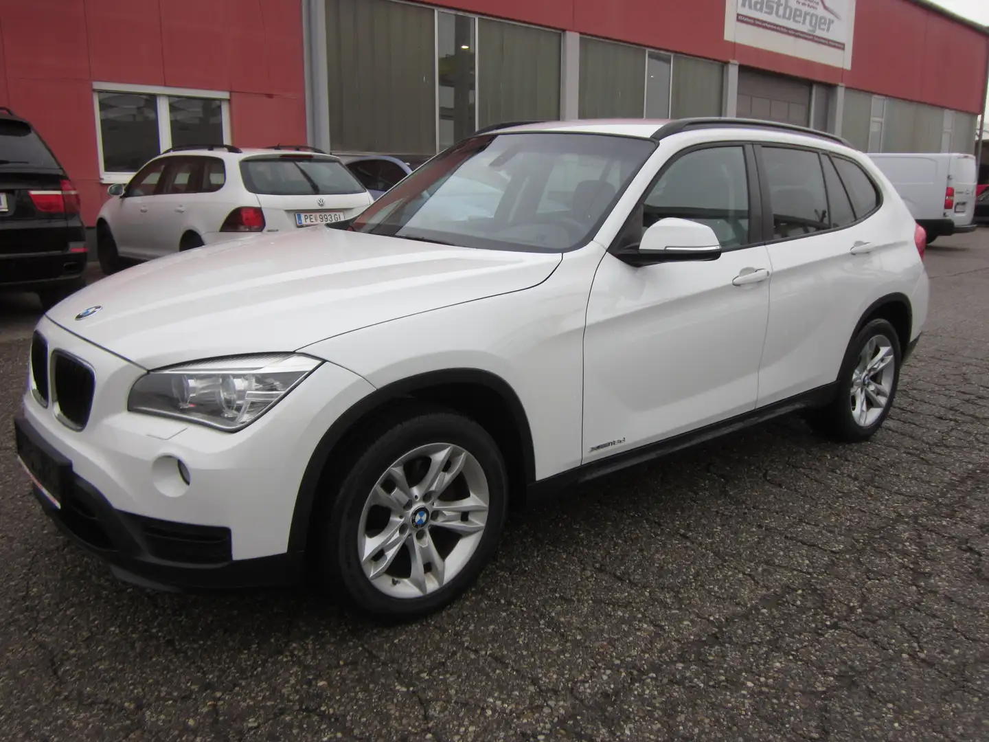 BMW X1 18d X-drive Sportline Österreich Paket Weiß - 1