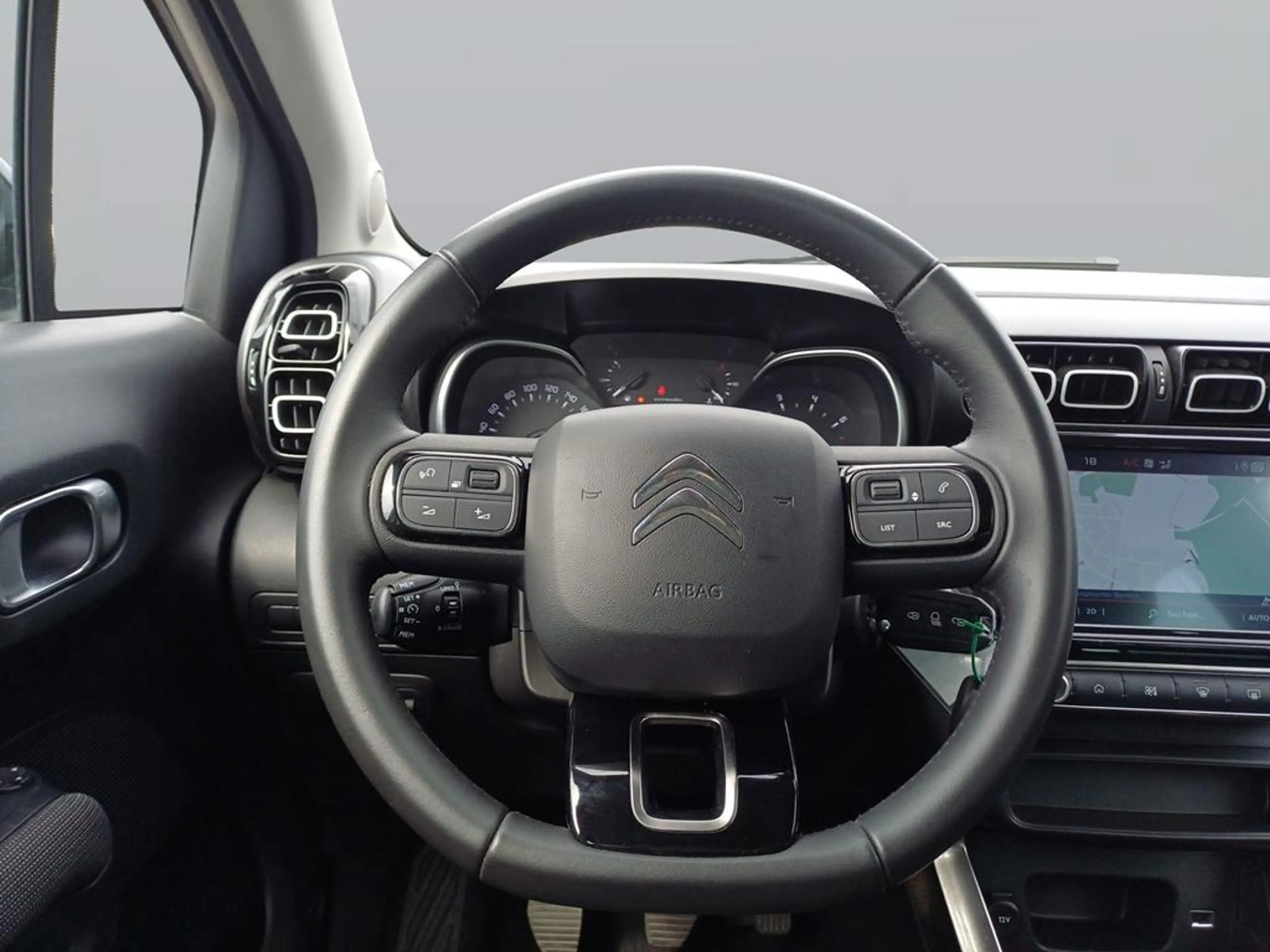 Citroen C3 Aircross PureTech 110 S&S Shine — photo 12